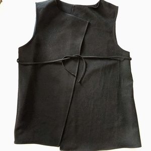Olive + Oak Black Sleeveless Tie Front Vest Medium